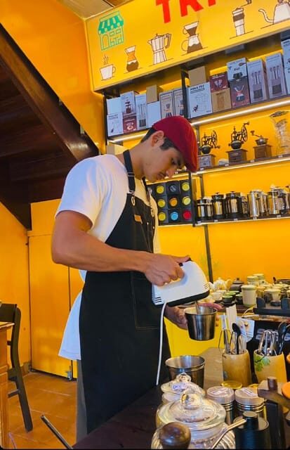 Hoi An Coffee Roastery Experience: Brew & Taste Like a Local - Finding Trí Long Coffee and getting oriented fast