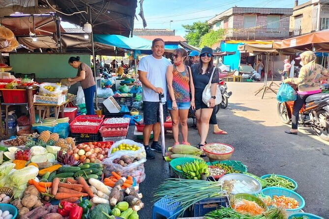 Hoi An Cooking Class & Vespa Cooking Adventure Tour - Tra Que Vegetable Village: where your herbs become your dish