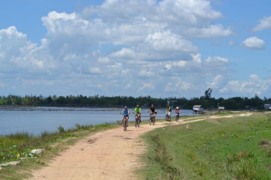 Hoi An Countryside Bicycle Tour : 25 Km Real Vietnam - Ferries, floating bridges, and when conditions matter