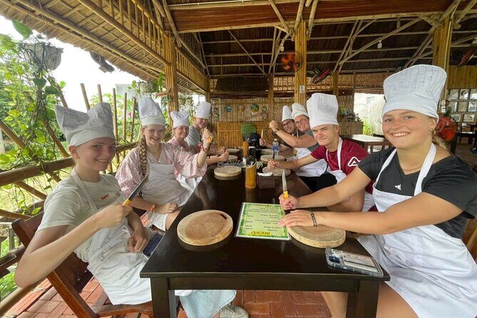“Hoi An Countryside Cycling Tour–Farming Experience–Cooking Class - Tra Que Vegetable Village: organic farming methods and a cooking tour in motion