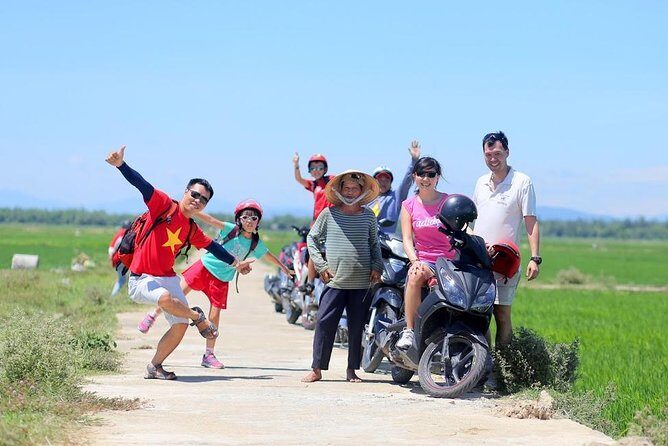 HOI AN Countryside - River Islands - Old Crafts - Local Culture - Tra Que vegetable village: herbs you can smell before you see