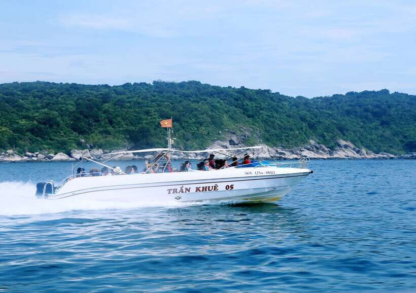 Hoi An/ Da Nang: Cham Island Discovery Tour - Ong Beach lunch: tasty food, but plan for heat