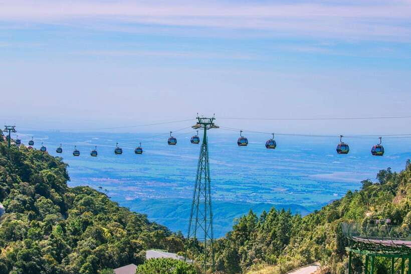 Hoi An/Da Nang: Golden Bridge and Ba Na Hill Tour - Why Golden Bridge feels like walking on air