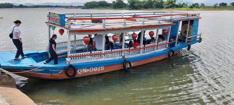 Hoi An/Da Nang: My Son Sanctuary Sunrise & Morning with Boat - Early morning breakfast vs. morning lunch: My Quang in the best setting