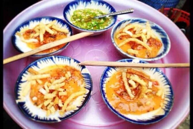 Hoi An food tour - Stop 2 at Trần Cao Vân: Bánh Mỳ Queen and the joy of old-school bánh mì