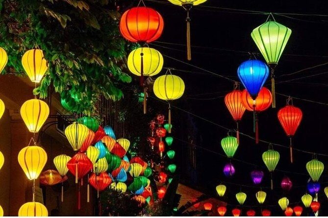Hoi An Food Trail by Night with Boat Trip - Xi ma soup and a visit to a 105-year-old