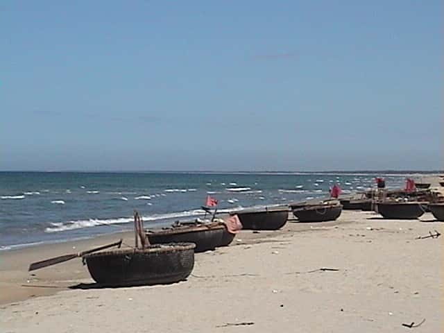 Hoi An: Hai Van Pass And Lang Co Beach Scenic Discovery - Practical Stuff to Bring for Marble Mountains and Lang Co Beach
