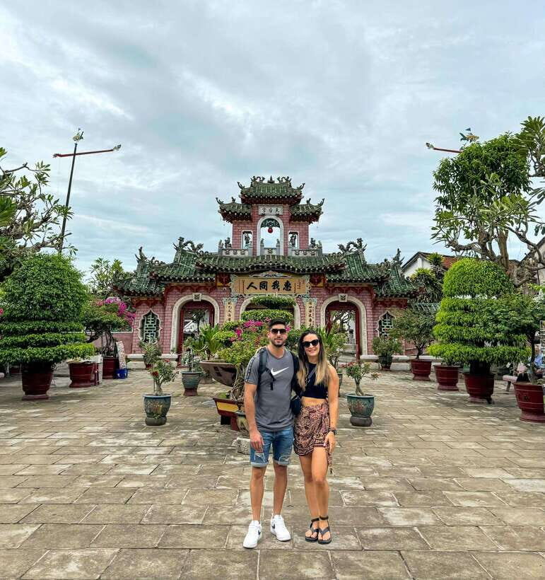 Hoi An: Half-Day Heritage Walking Tour - A quick street-food moment: Nước Thảo Mộc Sả Chanh