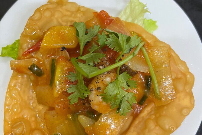 Hoi An hidden food adventure - Eating with local families: the back-alley style that makes this work