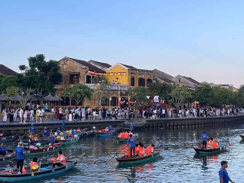 Hoi An: Hoai River Boat Ride with Flower Lantern Release - What You’ll See Along the Way (Without Overhyping It)