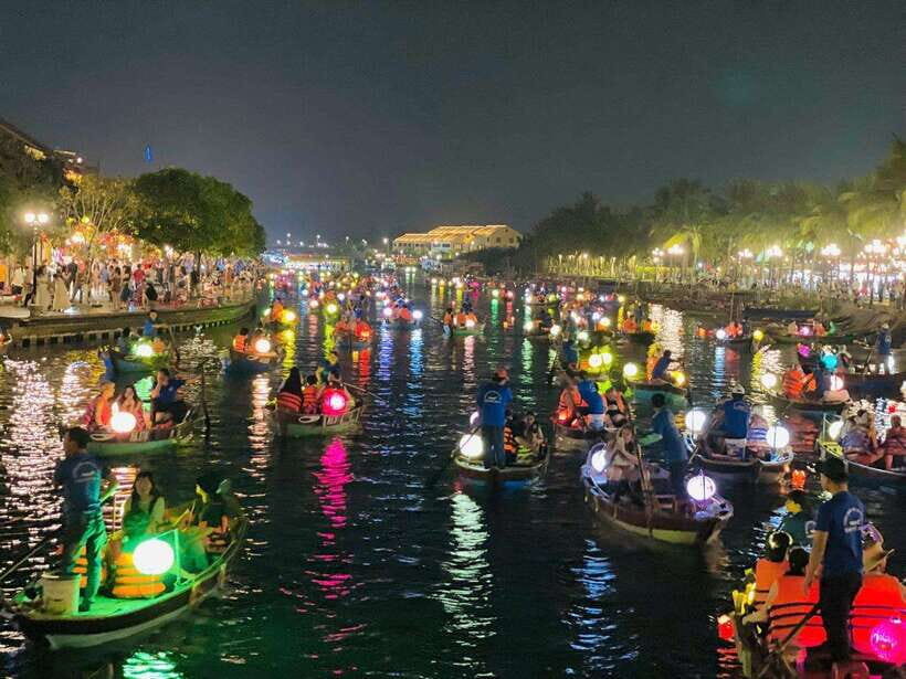 Hoi An: Hoai River Boat Ride with Flower Lantern Release - Finding Kazik Park: The Meeting Point Made Easy