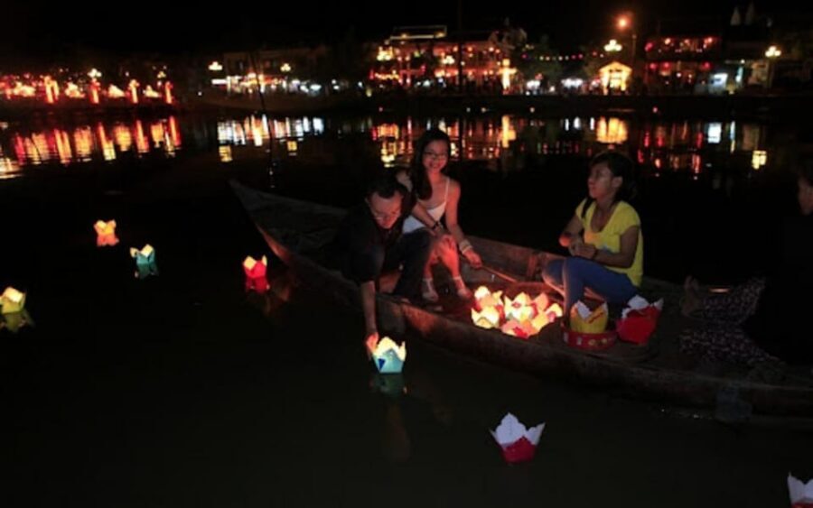 Hoi An: Hoai River Night Boat Trip and Floating Lantern - Key things to know before you go