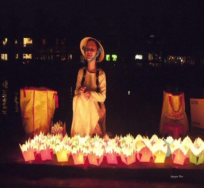 Hoi An: Hoai River Night Boat Trip and Floating Lantern - The night market stretch: turn the lantern moment into souvenirs and snacks