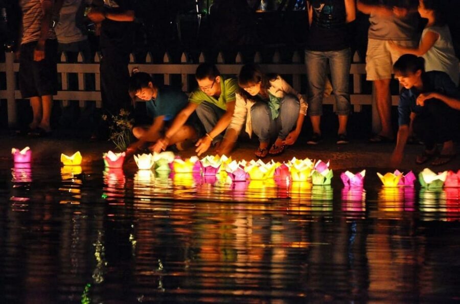 Hoi An: Hoai River Night Boat Trip and Floating Lantern - Finding the dock near 140 Tran Phu Street (easy once you know the landmark)
