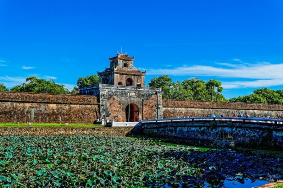 Hoi An: Imperial Hue And Scenic Hai Van Pass Discovery Tour - Thien Mu Pagoda (Pagoda of the Celestial Lady): Buddhism with a painful reminder