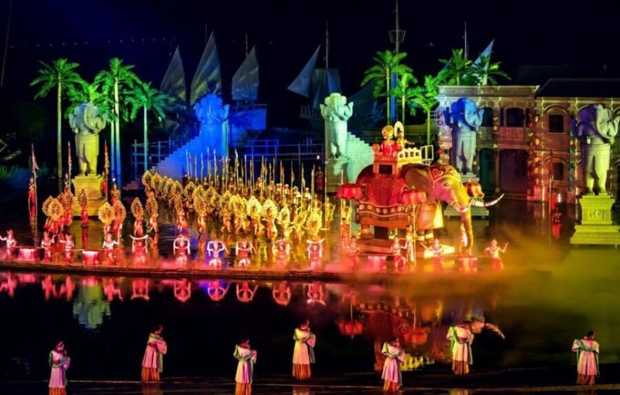 Hoi An Impression Show - Hoi An History - Where to sit and how to follow the story (without missing anything)