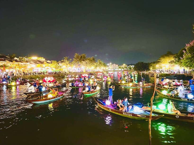 Hoi An: Lantern Boat Ride on the Hoai River - Getting to the dock: Kazimierz Kwiatkowsky Square and your first moments