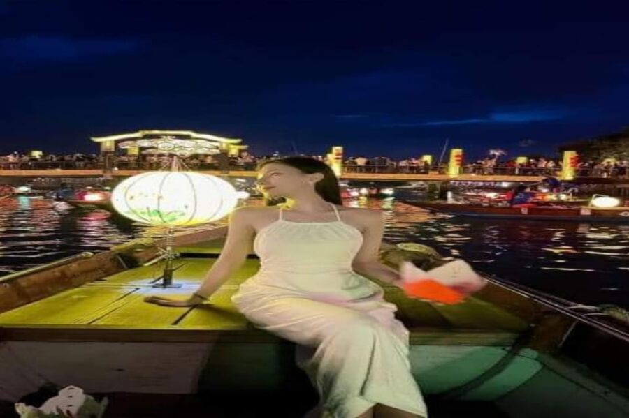 Hoi An : Lantern Boat Ride & Release Lanterns - Where you start: An Hoi Bridge and the first river views