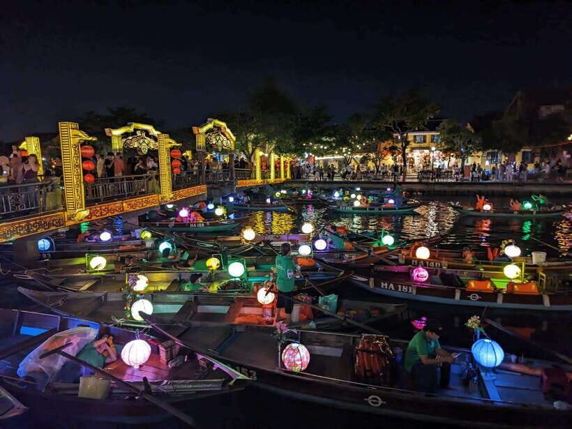 Hoi An : Lantern Boat Trip & Release Lantern - Meeting point reality check: 37 Nguyễn Phúc Chu, no hotel pickup