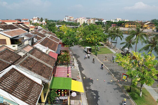 Hoi An Makers Tour by E-Bike - The e-bike and safety routine: quick briefing, then you’re moving