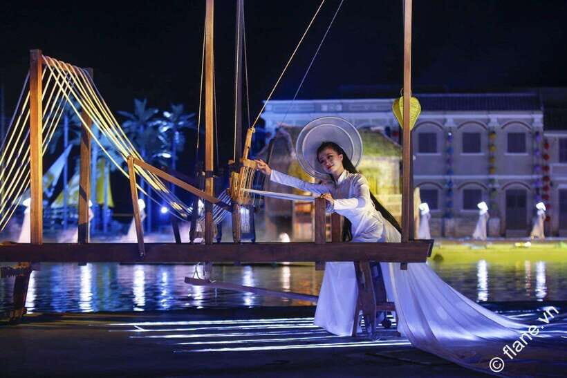 Hoi An Memories Land Entry Ticket with Show - Getting your seat: eco vs high class and the subtitle side trick