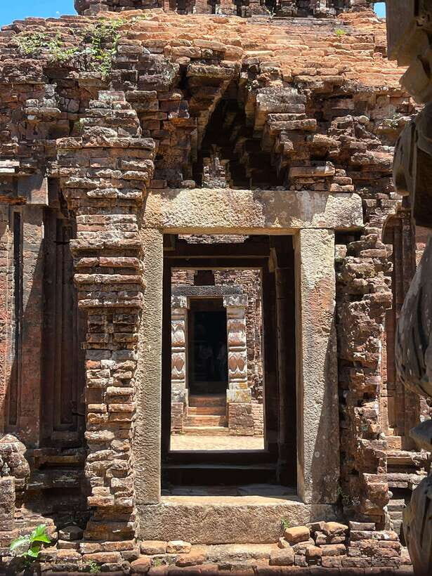 Hoi An: My Son Ruins: Guide-Bus-Boat-Cultural Show-Lunch - Key Points at a Glance