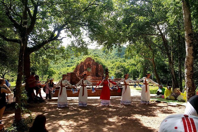 Hoi An: My Son Sanctuary And Marble Mountains Full-day Tour - Son Tra and Linh Ung Pagoda: the calm contrast to ruins