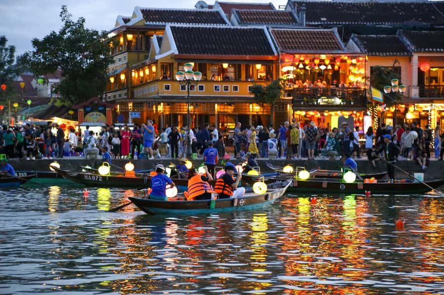 Hoi An : Night Boat Trip and Floating Lantern on Hoai River - Hoi An After Dark: What the Night Boat Really Gives You
