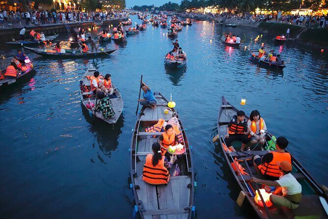 Hoi An Night Food Tour Motorbike & Lantern Cruise by Lady Rider - Hoi An dinner on a small lane: White Rose, Banh My, Cao Lau