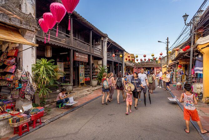 Hoi An Night Market - Ancient Town street food tours by Night - Guides Make the Difference (Jun and Jackie Set the Tone)