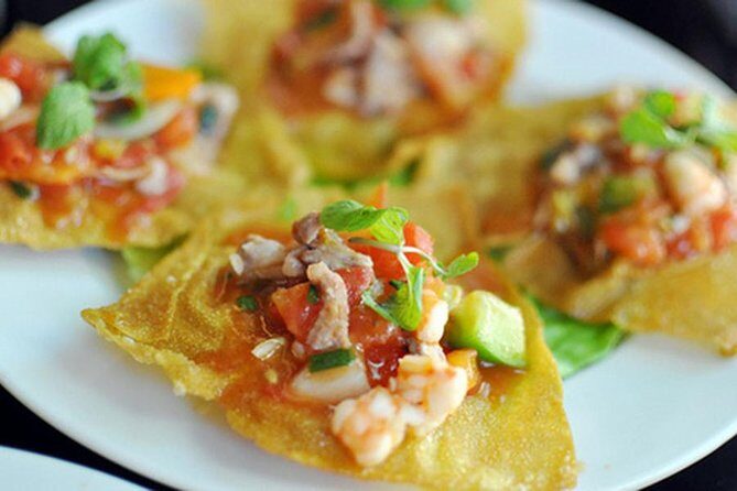 Hoi An Night Market - Ancient Town street food tours by Night - Banh Mi First: A Smart Way to Taste Hoi An