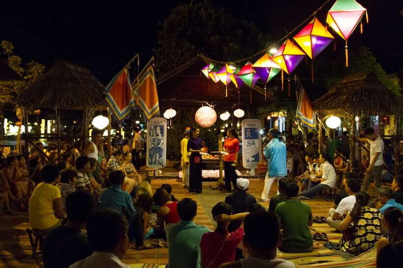 Hoi An Nighttime Heritage Experience - Dinner at a local restaurant: the calm middle of the evening