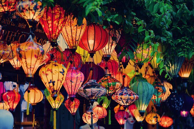 Hoi An Old Town Secret Cocktail Experience with Local Host - What you’ll drink and eat: Vietnam-first cocktails plus small bites