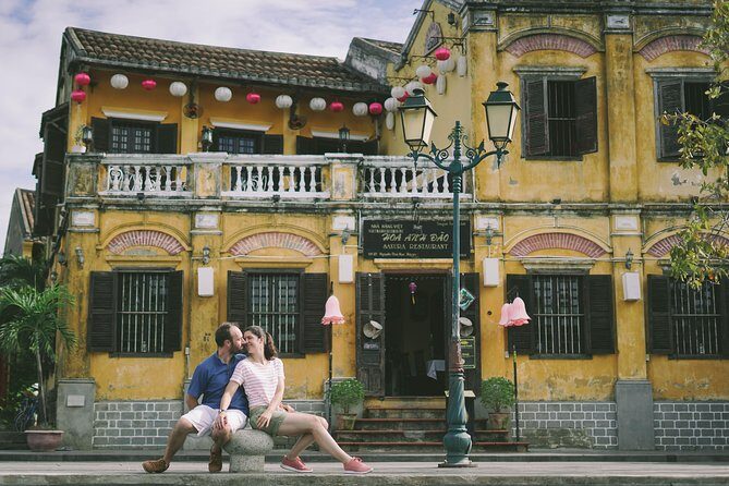 Hoi An Photographer & Vacation Photoshoot – Private Session - The Hoai River riverside: where romantic and candid meet
