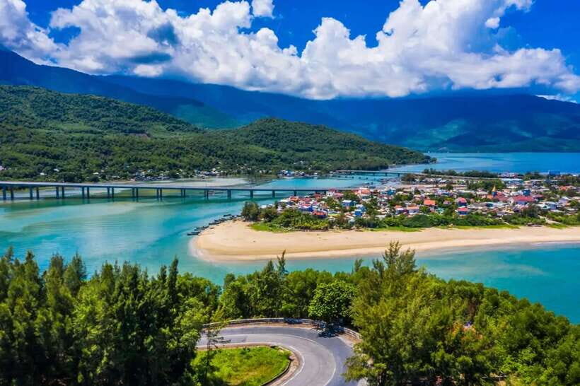 Hoi An: Private Car To/From Hue via Multi Attraction( 1-Way) - Lap An Lagoon and Lang Co Bay: the coastal break that’s not just a photo stop