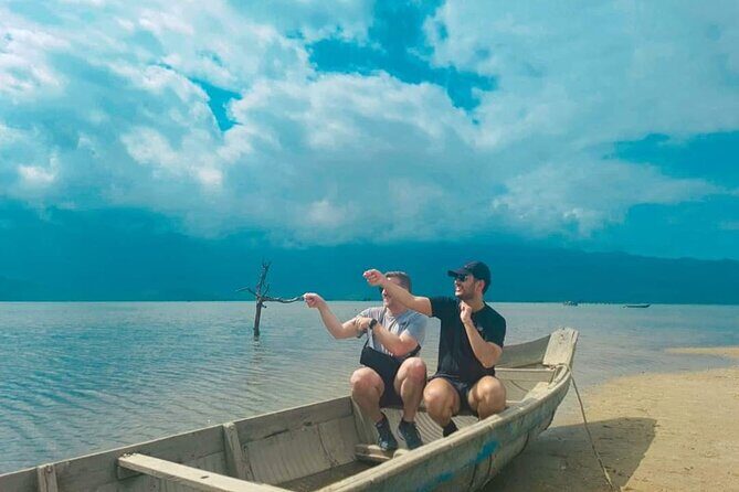 Hoi An: Private Car To Hue via Many Attraction(One-way) - Pickup in Hoi An, drop-off in Hue, and a driver who keeps things moving