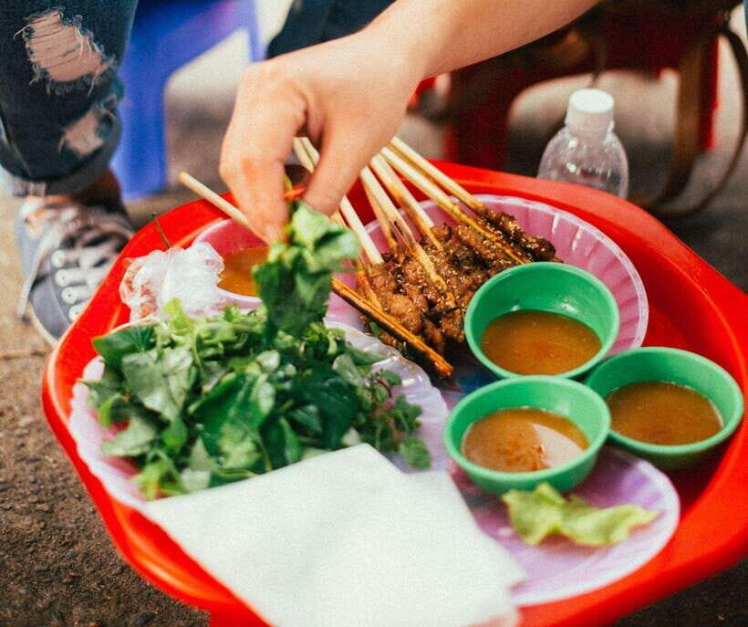 Hoi An: Private Evening Food Tour by Bike - Riding into Hoi An’s food scene at night