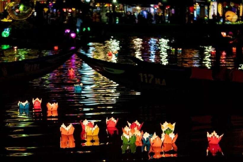 Hoi An: Private Lantern Cruise on the Thu Bon River - Hoi An old town from the water: bridges, markets, and fishing life