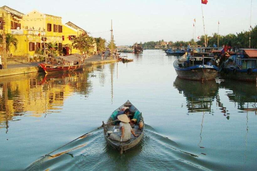 Hoi An: Private Lantern Cruise on the Thu Bon River - Setting up before you sail: meeting point, timing, and what to bring