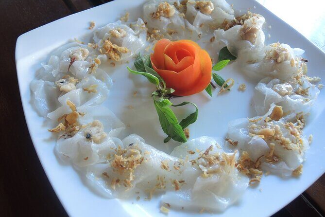 Hoi An Rickshaw Riding/Carpentry or Ceramic Class by Foodie Tour - Foodie Tasting in Hoi An’s Back Alleys: 5–6 Dishes and Iced Green Tea