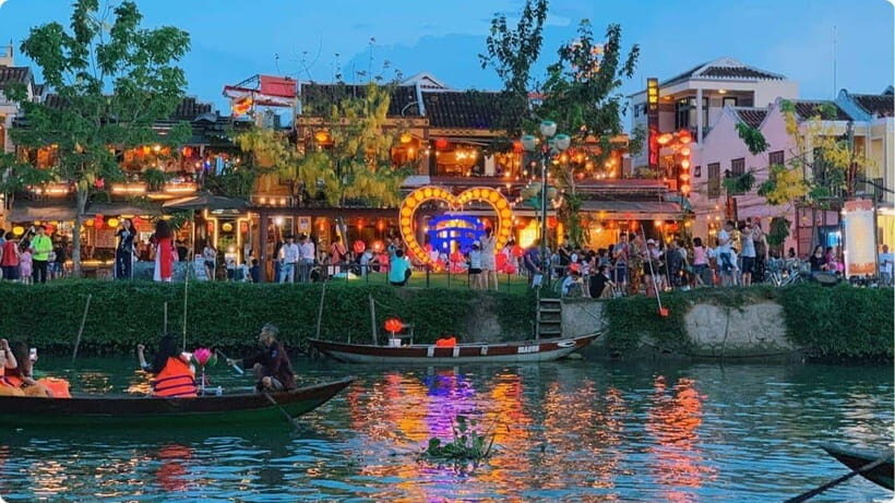 Hoi An: River Lantern Boat Experience with Free 5G eSIM - The lantern boat ride: 20 minutes that focus on what you came for