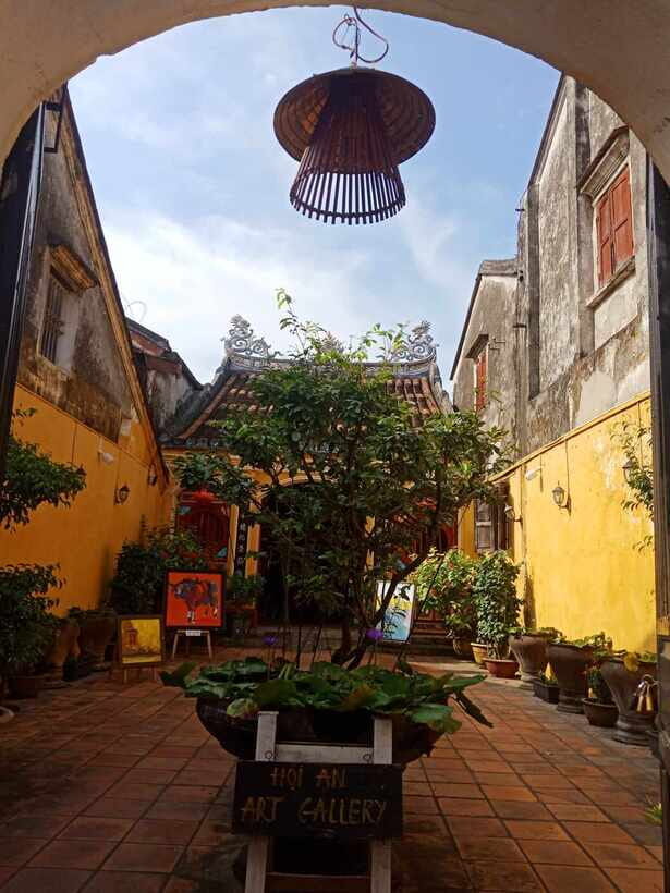 Hoi An: River Lantern Boat Experience with Free 5G eSIM - Where you meet: 153 Trần Phú near the Japanese Bridge