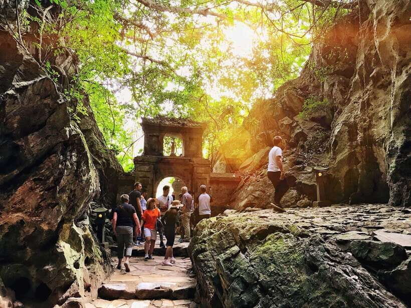 Hoi An: Secrets Of The Marble Mountains & Linh Ung Pagoda - Cave time at Thủy Sơn: Hindu and Buddhist scenes