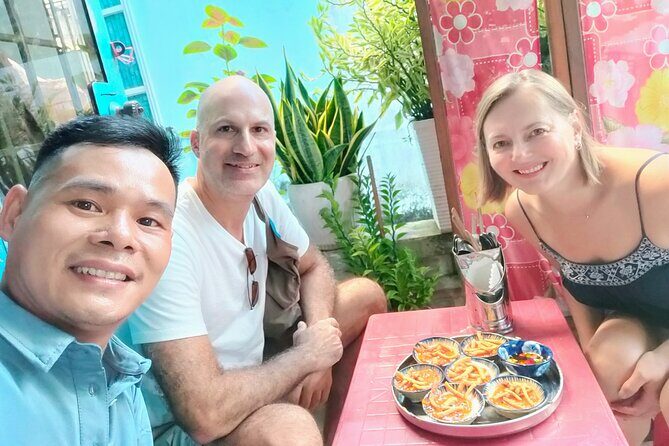 Hoi An street food tour - Stop 1 in Hoi An Ancient Town: water-fern cake as your flavor warm-up