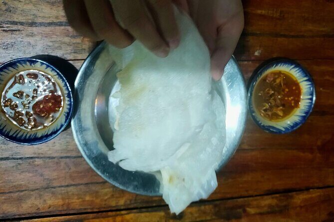 Hoi An street food tour - The workshop moment: white rose dumplings, wontons, and pound cakes