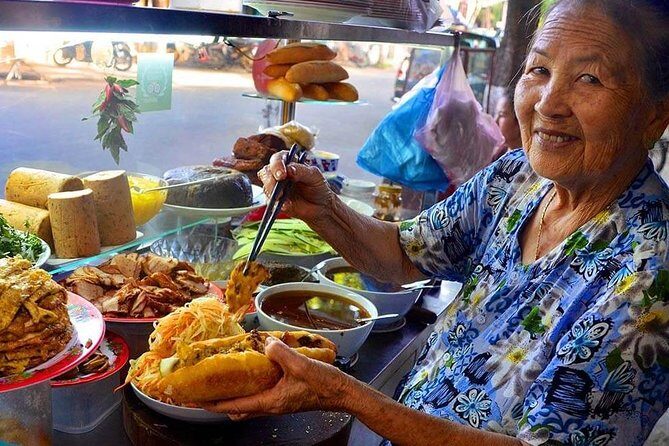 Hoi An Street Food Tour- Eat Like A Local - The 4-Hour Route That Hits Dumplings, BBQ, Rice, Sandwiches, and Noodles