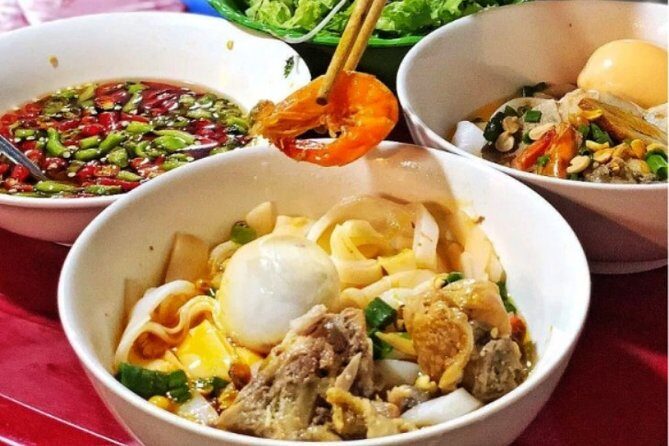 Hoi An Street Food Tour- The Real Taste Of Hoi An - Stop 2: Bánh Mì Phượng and a proper Hoi An sandwich moment