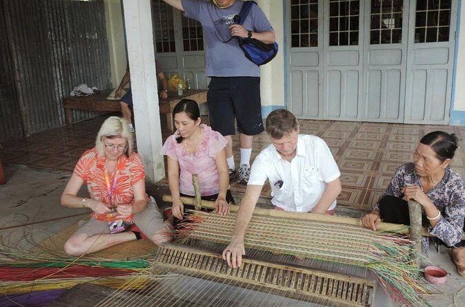 Hoi An Sunrise Tour to Hidden Local Villagers - Stop 2: Cam Kim Island’s noodle world and everyday routines