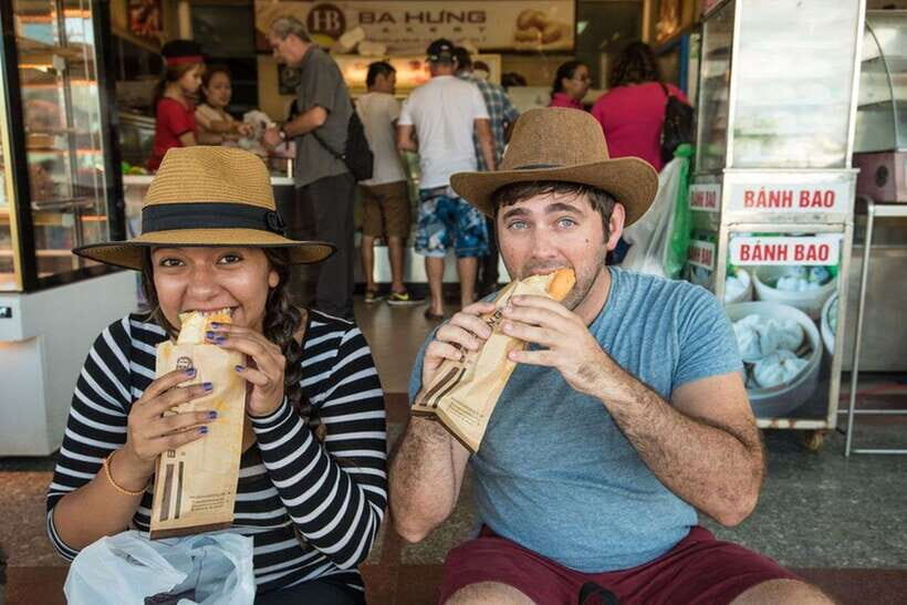 Hoi An: Sunset Food Tasting Tour - Where you start and what the first walk teaches you