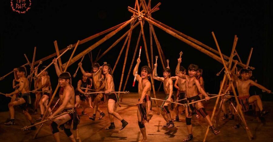 Hoi An: Teh Dar Vietnamese Bamboo Circus at Lune Center - Inside the bamboo dome: how the show flows and why the rules matter